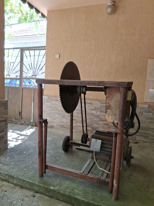 Продавам циркуляр трифазен 380v.