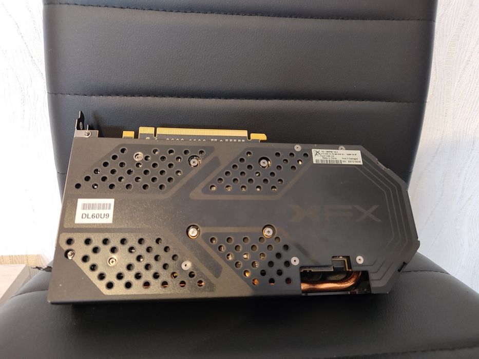 Placa video XFX RX580 8 GB pentru piese sau reparatie