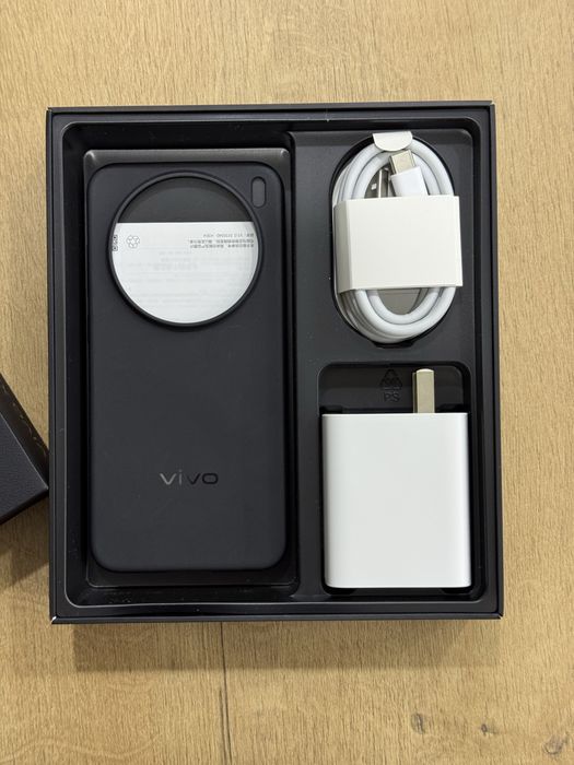 vivo X200 Pro mini 16/1TB (матовый черный), состояние телефона новое!