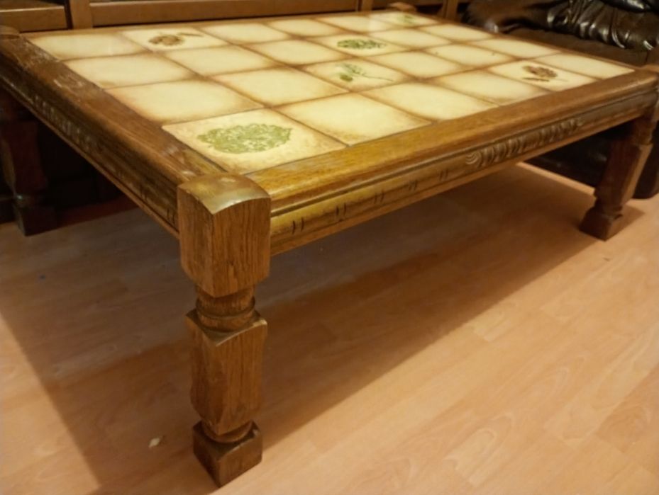 Vând masă din lemn și ceramica + măsuța pe roți set