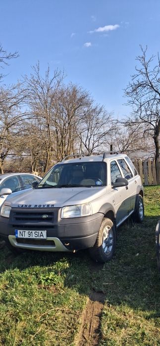 Vând Land Rover 1