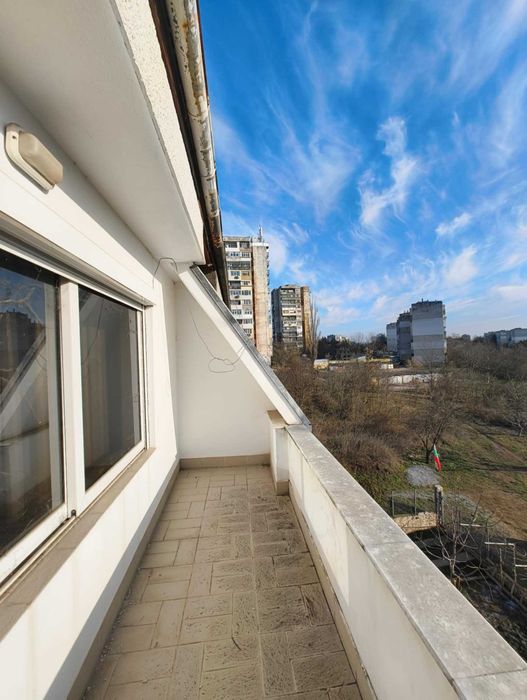 Продава се Къща в Добрич, Дружба 1 - 410 кв.м за 854 €/кв.м - Снимка #8