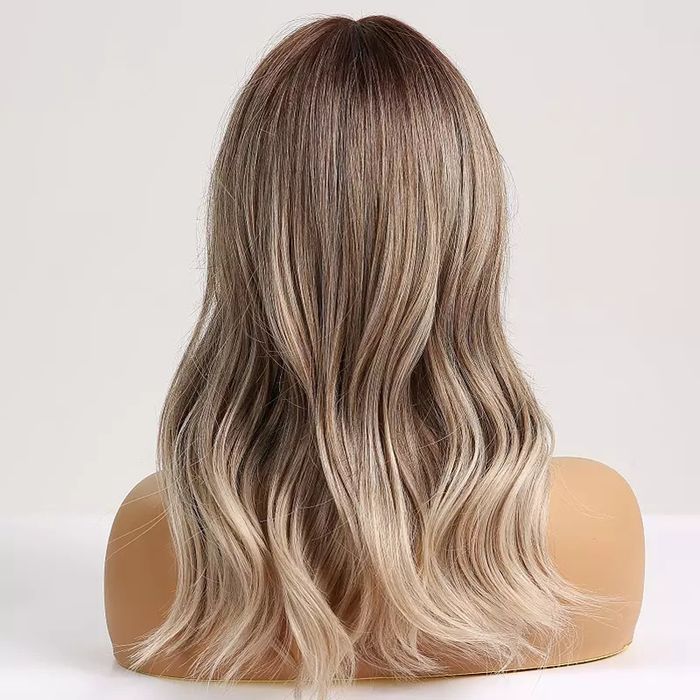 Парик "Пепельное мелирование"