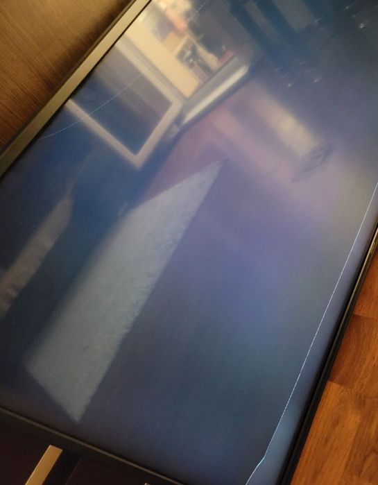Televizor Hitachi 43HK5300 defect