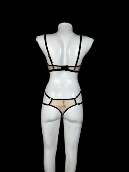 Ayollar ichki kiyimi  Toshli komplekt, zamonaviy va nafis