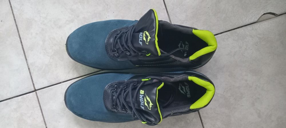 Обувки с бомбе 43