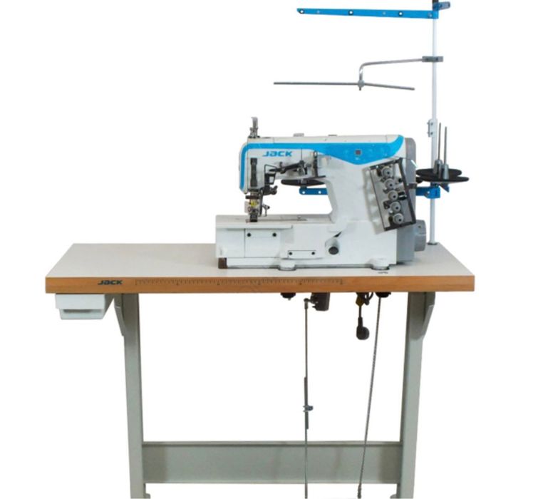 Продам Срочно швейное машину