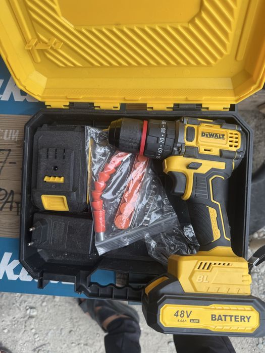 Шруповерт бесщеточный