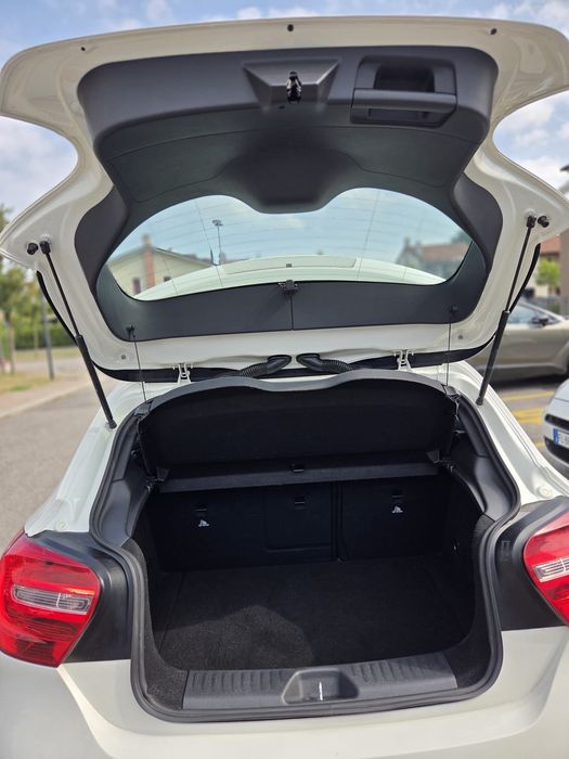 Mercedes A180 75000km  10/2012