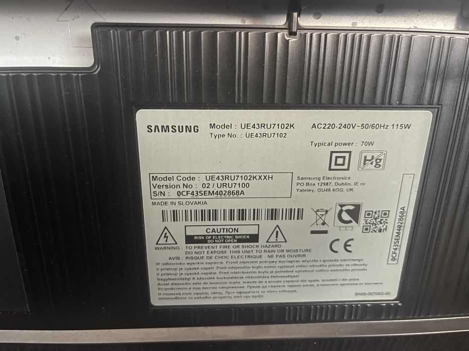 TV Samsung за части UE43RU7102K