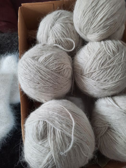 Нитки пряденные. Собачий пух.