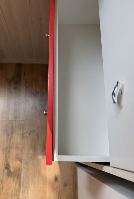 Скрин за дрехи за дете