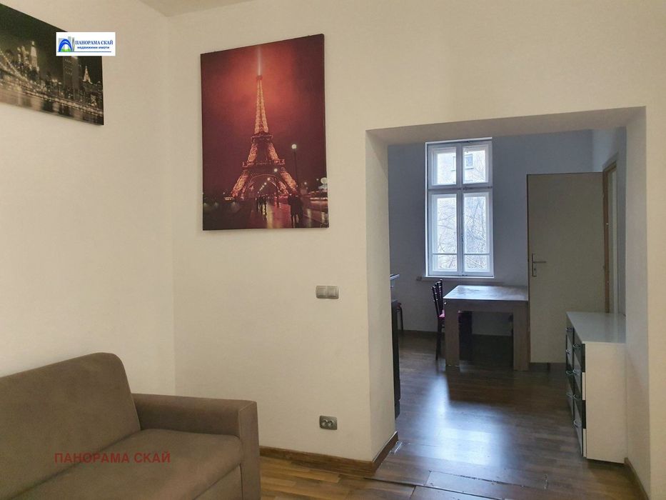 Продава се Тристаен апартамент в Плевен, Идеален център - 92 кв.м за 1577 €/кв.м - Снимка #8