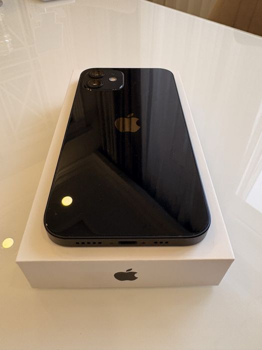 Продам Apple iPhone 12, 128Gb черный