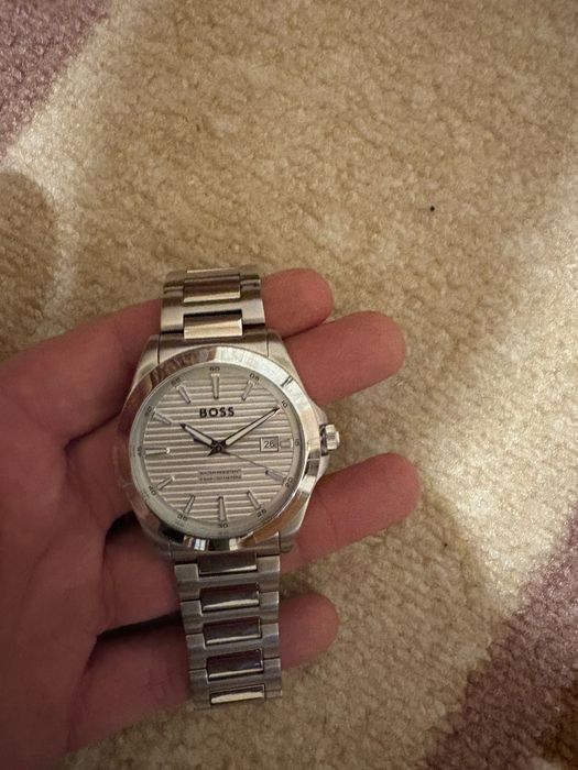 Нов Часовник BOSS