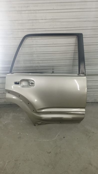 Продам дверь от Toyota 4Runner