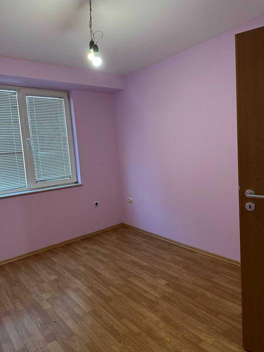 Дава се под наем Двустаен апартамент в Варна, Погреби - 50 кв.м за 328.95 € - Снимка #2