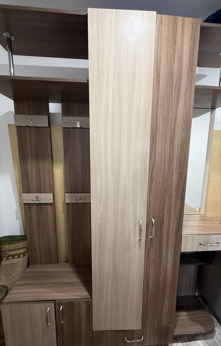 Продам шкаф в прихожую