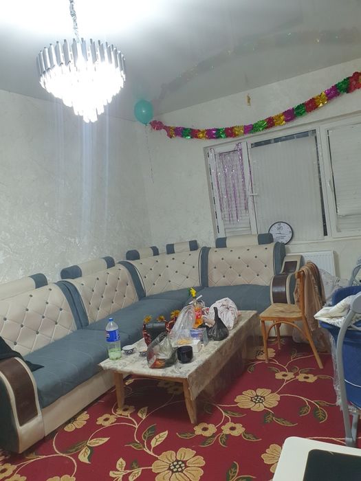 Hovli sotiladi 4 sutq