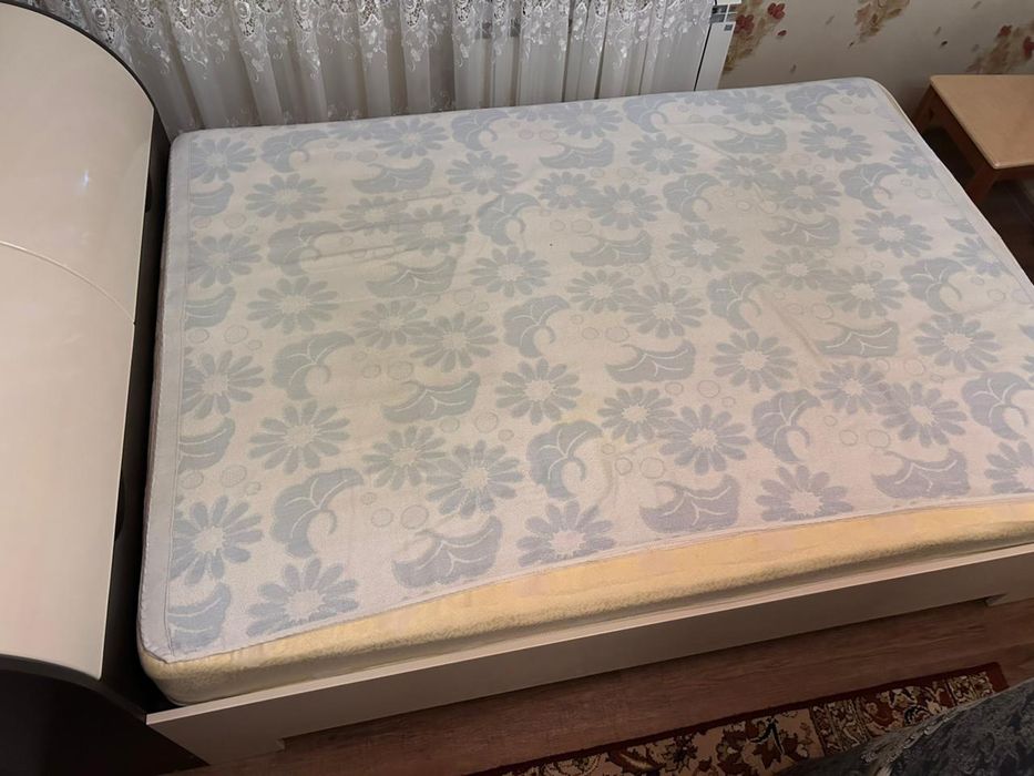 Продам двухспанлный кровать