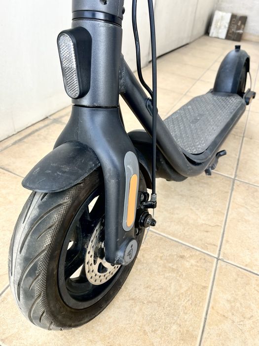 Самокат Ninebot F2
