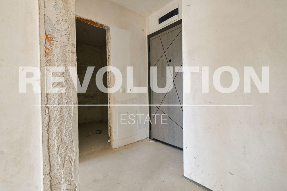 Двустаен апартамент в ж.к. Люлин 9