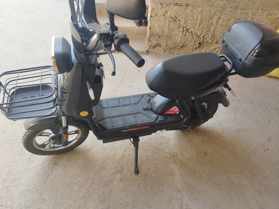Elektro skuter srochna pul kerakligi uchun sotiladi.