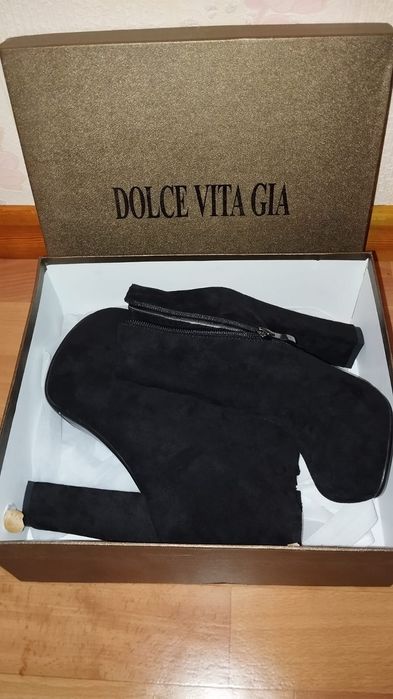 Женская обувь Dolce vita.