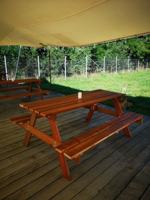 Masa rotunda de inchiriat