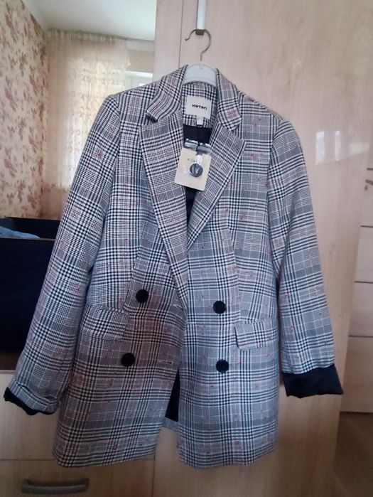 Продается пиджак новый, размер S, Катон