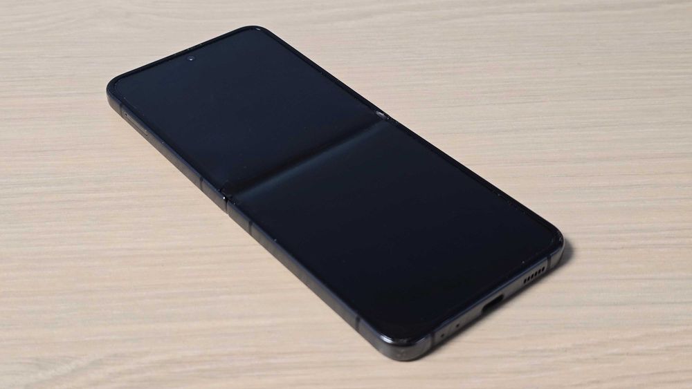Samsung Z Flip 4 Defect ecran mare