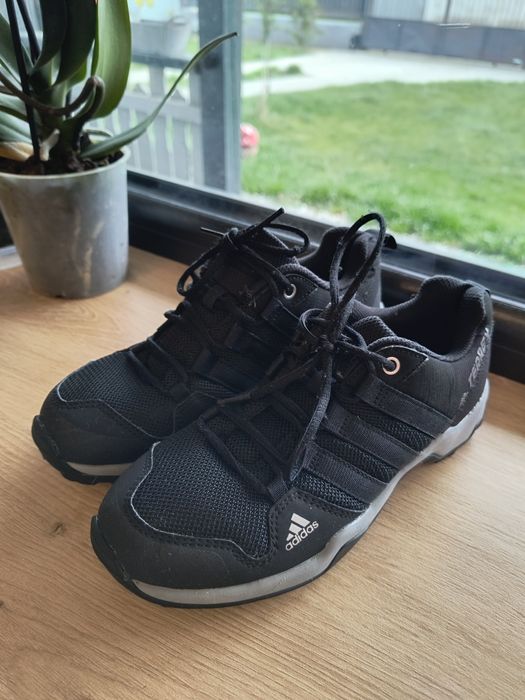 Adidași Adidas - trekkings