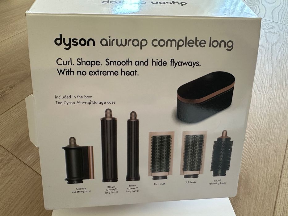 Dyson Airwrap cu toate accesoriile si cutie