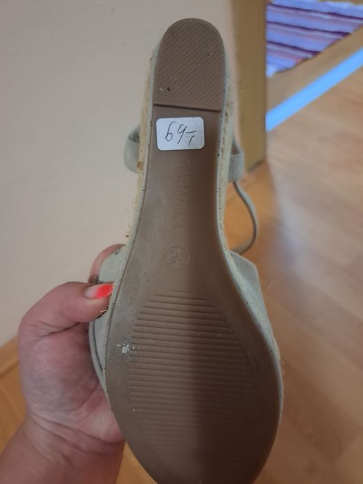 Vand sandale mărimea 36