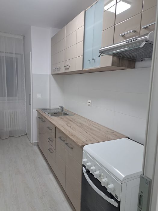Inchiriez apartament cu doua camere Vlaicu