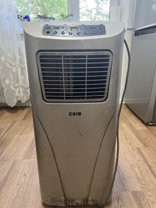 Продам портативный кондиционер ,серый ,на колесиках , хорошо работает