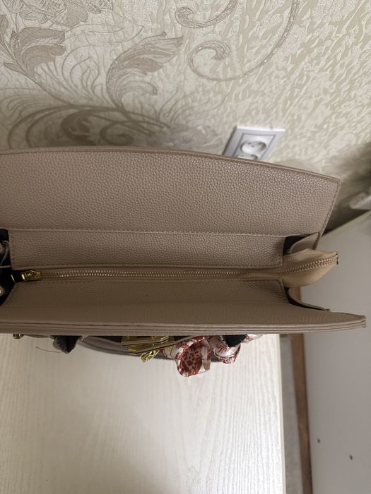 Продам женскую сумку.