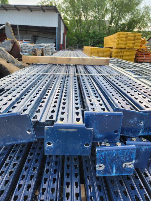 Rafturi metalice