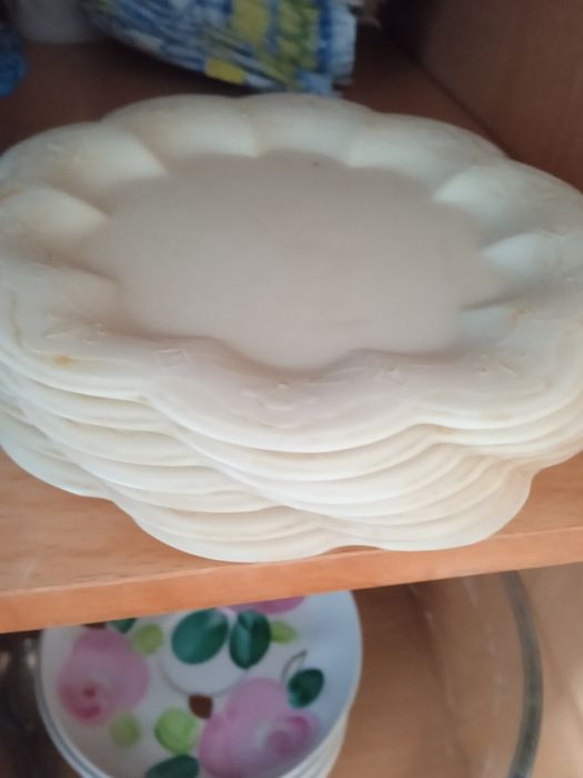 Отдам тарелки недорого