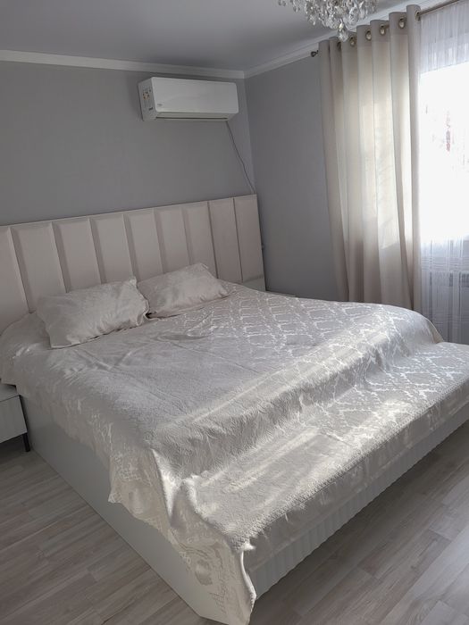 Продам два дома на одном участке в 5 соток.