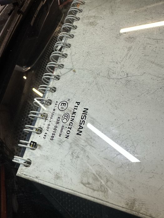 Предно челно стъкло нисан кашкай 2011г оригинално