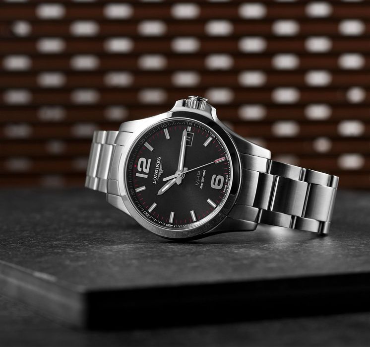 Швейцарские часы LONGINES  Conquest V.H.P. Кварцевый механизм