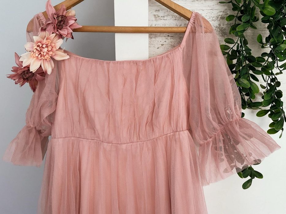 Рокли и венчета за бременни под наем за фотосесия