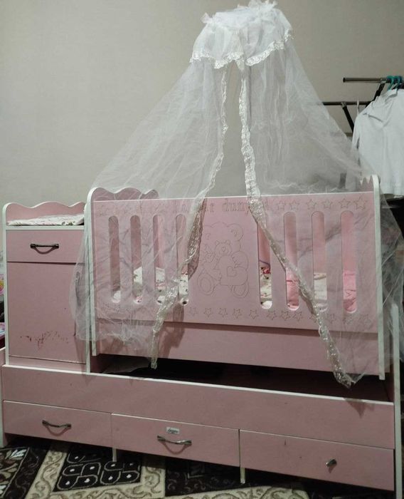 Детская крават нимного исползовано состаяние как новый