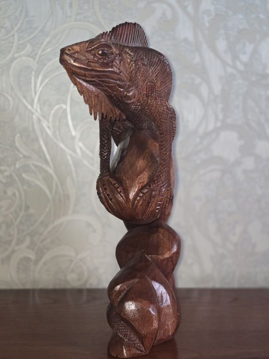 Сувенир Игуана из Дерева.