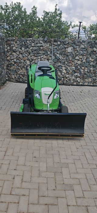 Tractor de tuns iarba Viking T6 cu lama de zapada