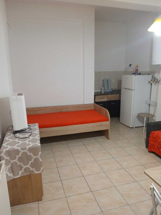 Garsoniera de închiriat