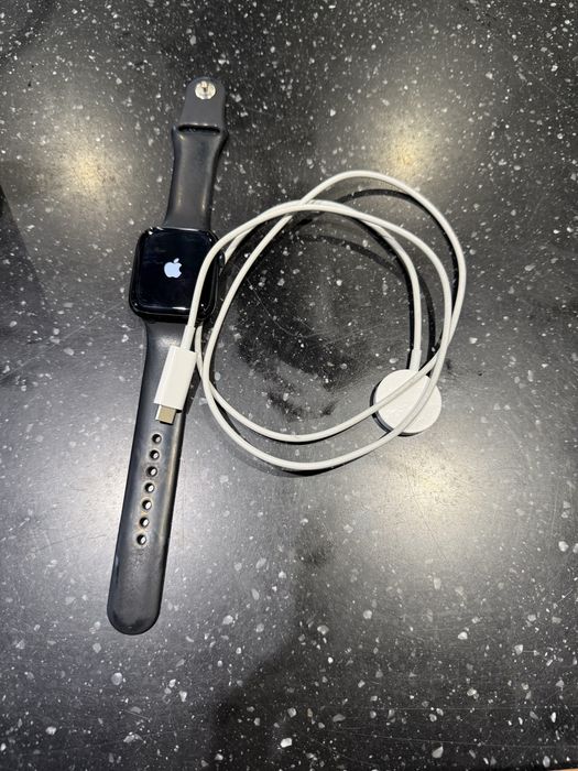 Apple Watch Series 7 45мм черный