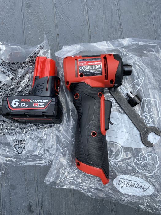 Milwaukee , biax m12 model nou cu baterie inclusa