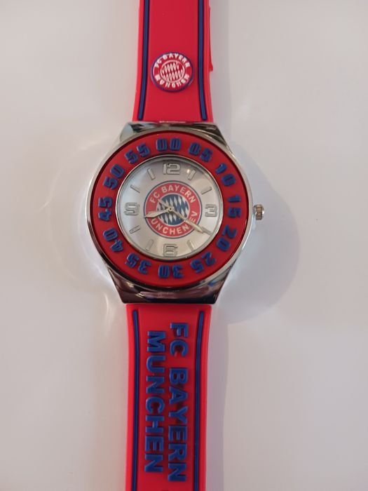 Часовник Barcelona ,Milan, Bayern Munchenn